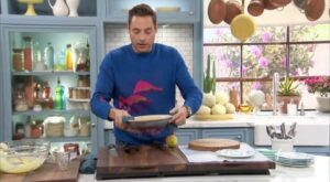 How to Make Atlantic Beach Pie | You’re looking at THE creamiest, fluffiest Atlantic Beach Pie ever 🍋🍋 (Incredible, Jeff Mauro!)

#TheKitchen > Saturdays at 11a|10c

Save the recipe:… | By Food Network | Facebook