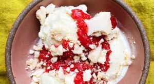 This Strawberry Sundae Is My New Go-To Spring and Summer Dessert