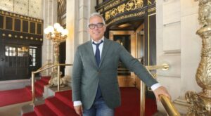 Geoffrey Zakarian Has Become the Culinary Director of the Plaza (Published 2013)