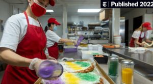 In New Orleans, King Cake Is a Way to Make Joy (Published 2022)