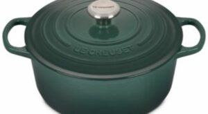 Le Creuset 5.5-Qt. Signature Enameled Cast Iron Round Dutch Oven | The Shops at Willow Bend