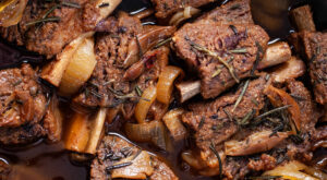 Easy spicy slow-cooked beef short ribs