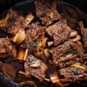 Easy spicy slow-cooked beef short ribs