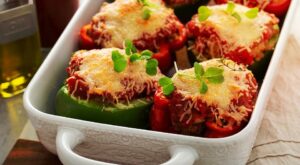 Skinny Lasagna Stuffed Peppers Recipe Is Full of Italian Flavors (and No Noodles) | Poultry | 30Seconds Food