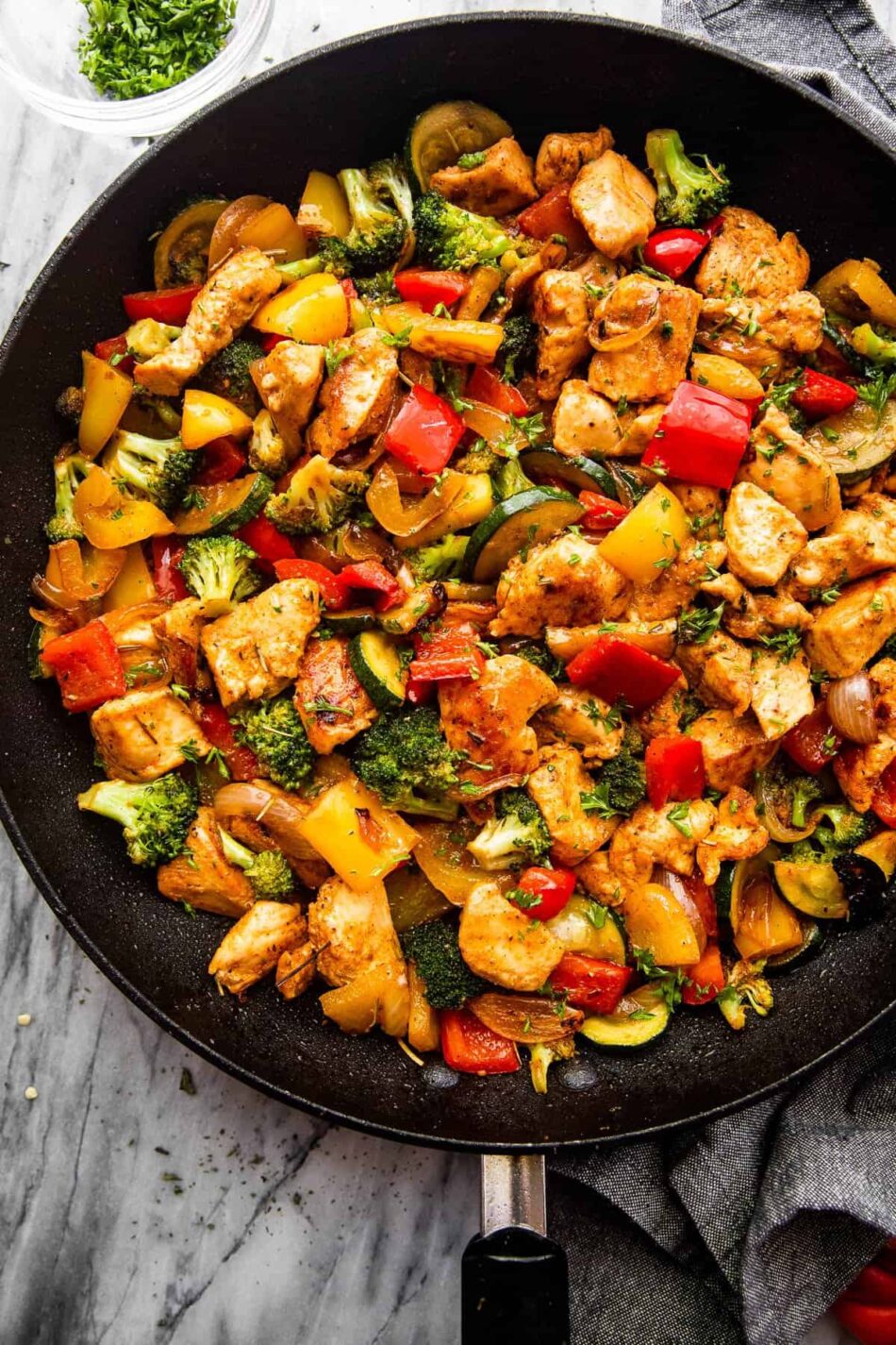 One-Pot Chicken and Vegetables Skillet – A Tasty Low Carb Dinner!
