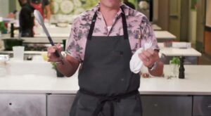 Food Network – Jeff Mauro’s Grilled Cheese Tip | Facebook | By Food Network | There’s nothing worse than a grilled cheese that’s crispy and golden brown on the outside with COLD cheese on the inside! 😩 

The Sandwich King, Jeff…