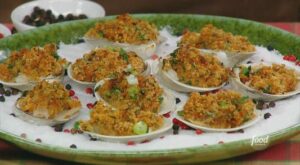How to Make GZ’s Stuffed Clams Oreganata with Harissa | The trick for keeping these Stuffed Clams Oreganata warm… serve them on a warmed plate with a bed of salt! 

Watch Geoffrey Zakarian on #TheKitchen,… | By Food Network | Facebook