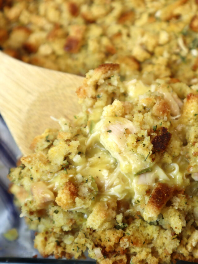 Easy Chicken and Stuffing Casserole – The Freckled Cook