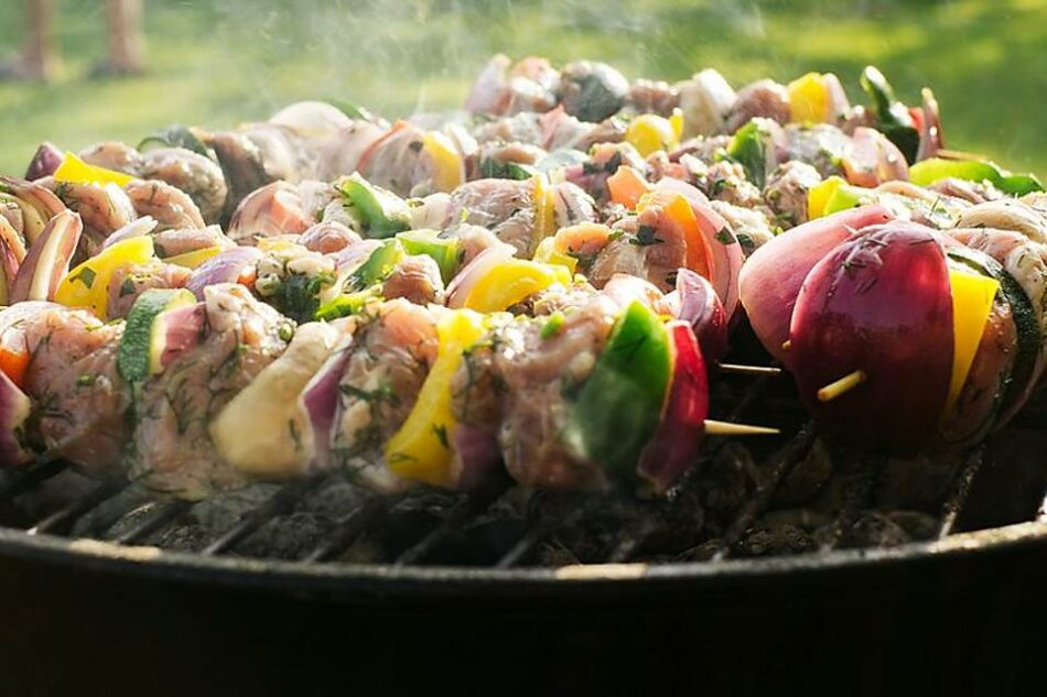 Grilled Vegetable & Steak Kebabs Recipe With Garlic Oregano Vinaigrette | Beef | 30Seconds Food