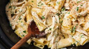 You Can Cook Chicken Alfredo From Start To Finish In Your Slow Cooker