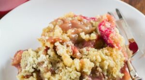 RHUBARB!! This easy Rhubarb Dump Cake will be a fave!!