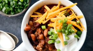 Easy Beef Chili Recipe – Simply Scratch