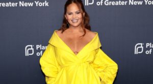 Chrissy Teigen Asked Daughter Luna to ‘Take Care’ of Her Siblings When Mom Was Out & The Pictures Are So Cute – SheKnows