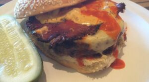 Here’s How to Make the Bobby Flay Louisiana Burger – News Radio 710 KEEL