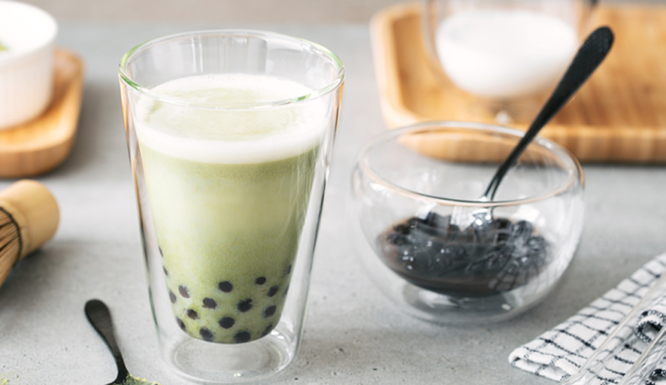 This 5-Ingredient Boba Tea Avocado Smoothie Recipe Sparks Springtime Joy With Every Sip – Well+Good
