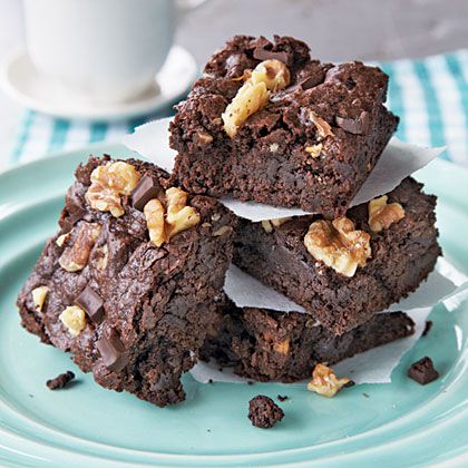 Classic Fudge-Walnut Brownies Recipe – EatingWell