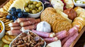 The Perfect Thanksgiving Charcuterie Board – Simply Scrumptious Eats