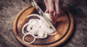 Free yourself from the stove: The best way to cook onions is in your favorite slow cooker – Salon