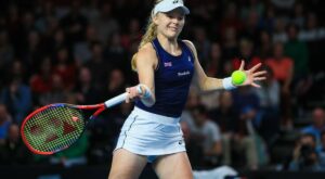 Harriet Dart ground down in Billie Jean King Cup Finals loss to France – AOL