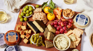 Your Guide To The Perfect Holiday Cheese Board & Why It Needs Plant Milk Cheese – mindbodygreen