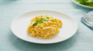 Hot Pan Vs. Cold Pan: Which Is Best When Cooking Scrambled Eggs? – Daily Meal