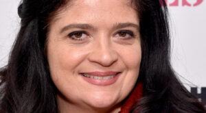 The Common Ingredient Alex Guarnaschelli Can’t Stand Cooking With – Tasting Table
