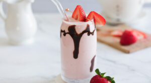Chocolate Drizzle Strawberry Milkshake Recipe – Mashed