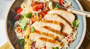 These Quick Shirataki Noodles with Chicken, Feta & Tomato Are on … – EatingWell
