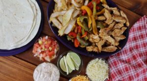TEX MEX CHICKEN SHEET PAN DINNER || QUICK WAY TO MAKE FAJITAS FOR A CROWD – Sustainable Slow Living