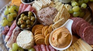 HOW TO MAKE THE ULTIMATE CHARCUTERIE BOARD – Midwest Prime Farms – Midwest Prime Farms