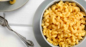 This 2-Ingredient Mac and Cheese Hack Is the Ultimate Hosting Trick