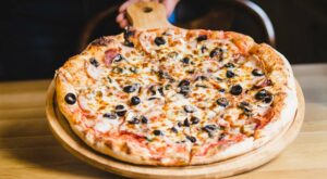 Italian Pizza Experts Say This Country Has the (Second) Best Pizza