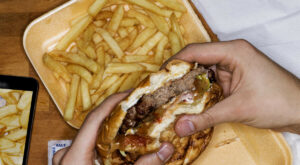 This Restaurant Serves The Best Burger And Fries Meal In Illinois | 103.5 KISS FM