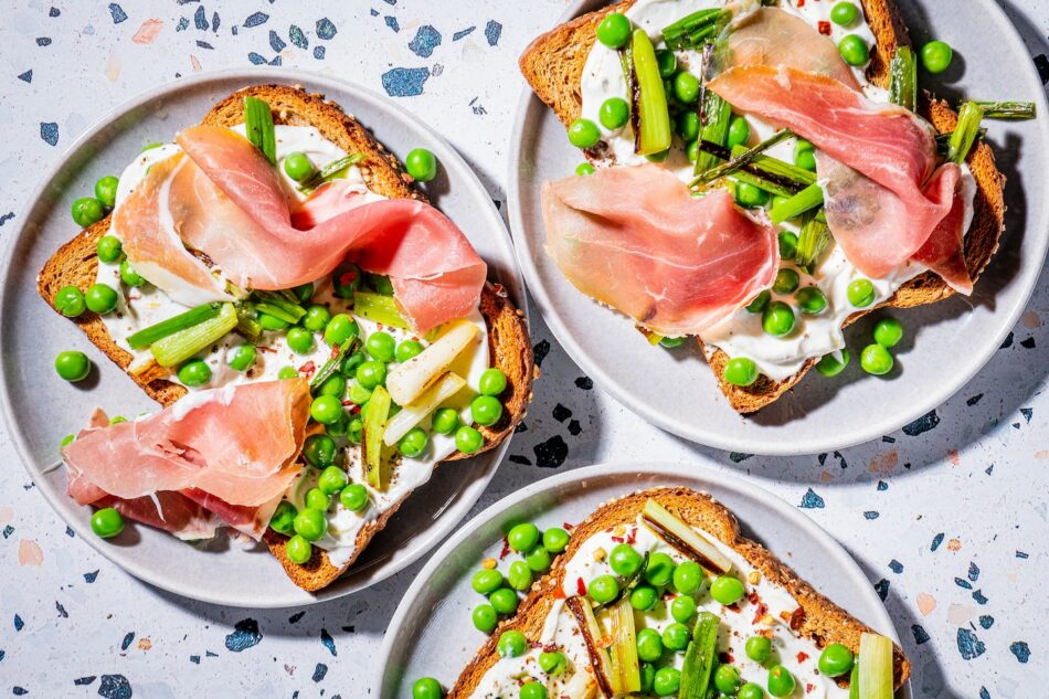 7 ways to put stuff on toast and call it a meal