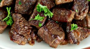 Juicy Garlic Butter Steak Bites – Quick and Easy – Melt-in-Your-Mouth Delicious.