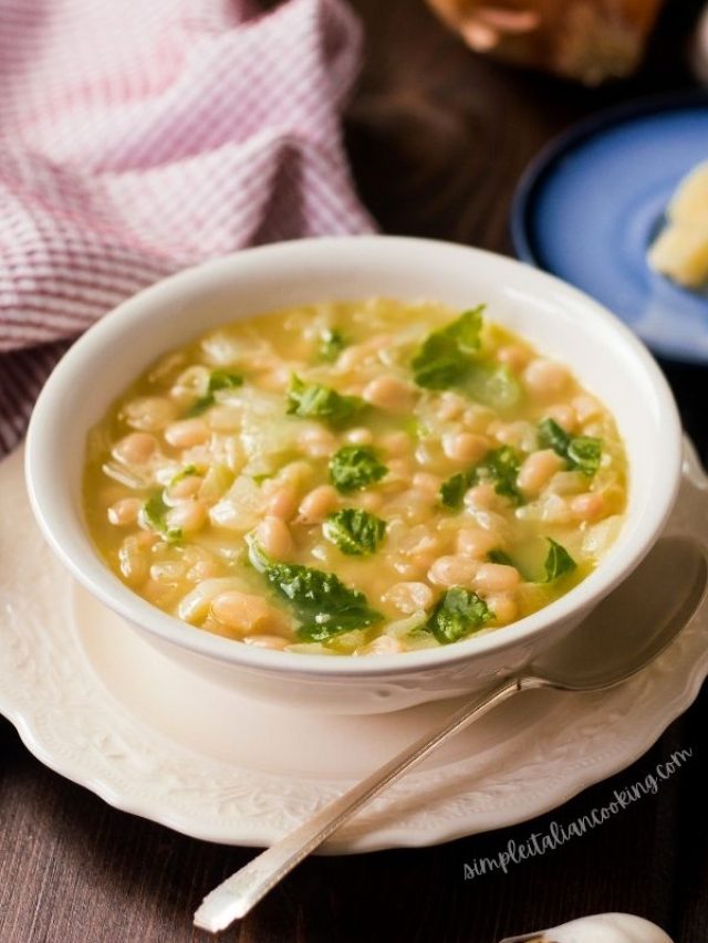 Delicious Cannellini Bean Soup: Rich Italian Flavors in Every Bowl – Simple Italian Cooking