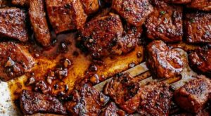 Tender pan seared Cajun Butter Steak Bites are full flavoured with crispy edges. Ready in under 10 minutes without any ma… | Beef recipes easy, Steak bites, Recipes