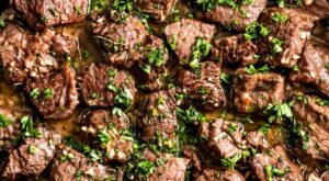 These juicy garlic butter steak bites with aromatic butter and hints of rosemary are fancy enough for special occa… in 2023 | Steak butter, Steak bites, Garlic butter steak