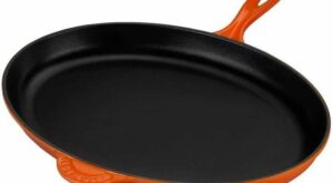 Le Creuset Enameled Cast-Iron 15-3/4-Inch Oval Fish Skillet, Flame | Enameled cast iron, Cast iron, It cast