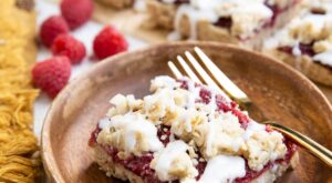 5-Ingredient Raspberry Crumb Bars (Gluten-Free, Vegan)