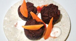 The Caker’s dark chocolate mini cakes with poached quince recipe – Stuff