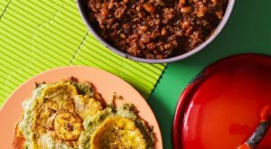 Turkey and black-eyed bean chilli with cheese-stuffed patacones – Delicious Magazine
