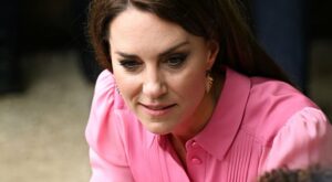 Kate Middleton Uses Go-to Parenting Move During Latest Outing – AOL