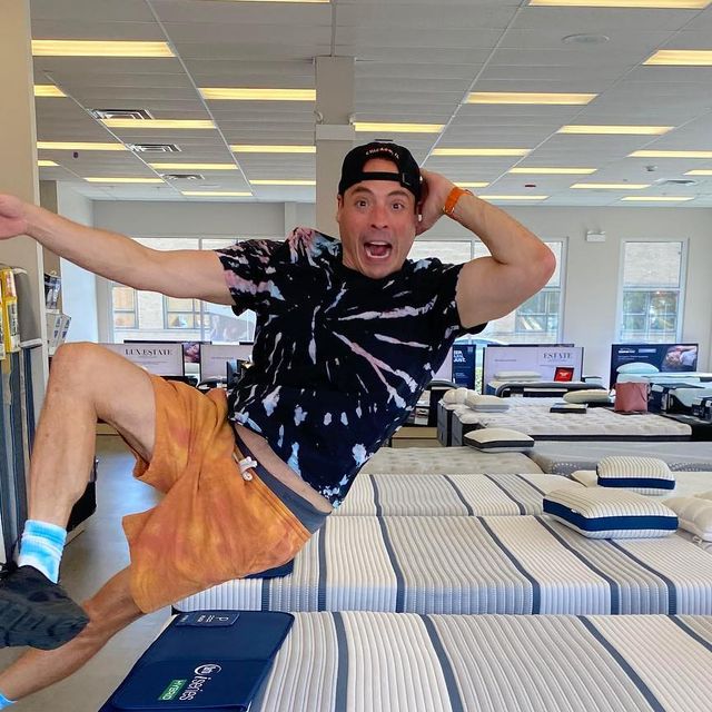Jeff Mauro on Instagram: “Tell me you found the perfect mattress without telling me you found the perfect mattress. 

Goodbye #JunkSleep #NationalRelaxationDay #Ad”