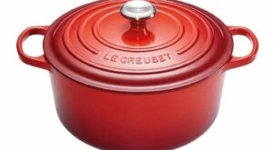Le Creuset + Le Creuset Signature Cast Iron Round Casserole