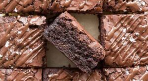 4 Ingredient Protein Brownies- Easy Fudgy Healthy Dessert!