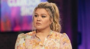 ‘Voice’ Coach Kelly Clarkson Confronts “Fight” with Australian Singer Troye Sivan on TV