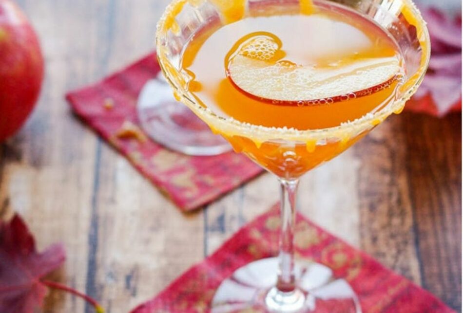 27 Thanksgiving Cocktail Recipes Full of Boozy Fall Flavors