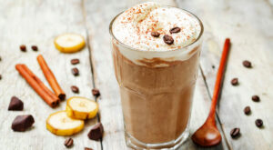 This coffee smoothie recipe is both energizing and satisfying