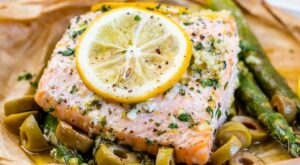 Easy Lemon Garlic Salmon Packets Recipe: A Quick, Light & … – 30Seconds.com